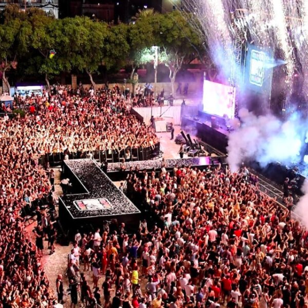 crowd at main stage of isle of mtv festival in malta
