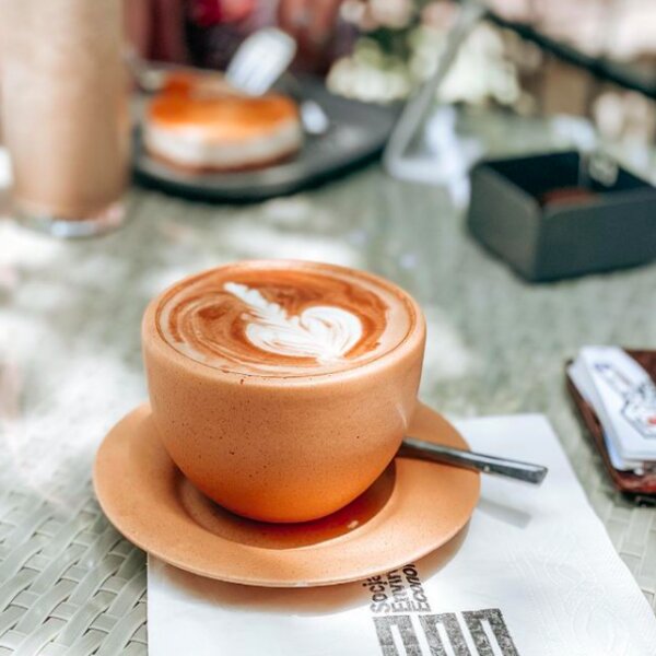 al fresco coffee shop in vienna