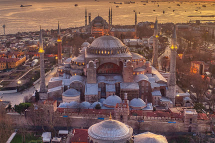 Hagia Sophia Museum & Sultanahmet Mosque in Istanbul